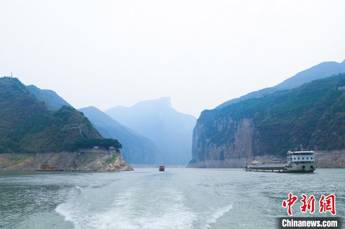 一場(chǎng)巡河“找茬”行動(dòng)，何以巡出碧水東流的長(zhǎng)江？