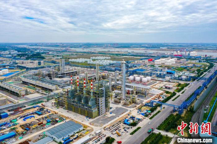 圖為廣西欽州華誼新材料基地?！∽T乃豪 攝