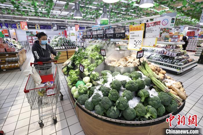 30年間，購物方式從“手推車”到“一鍵購”，美特好見證著山西超市經(jīng)濟的變遷?！堅?攝