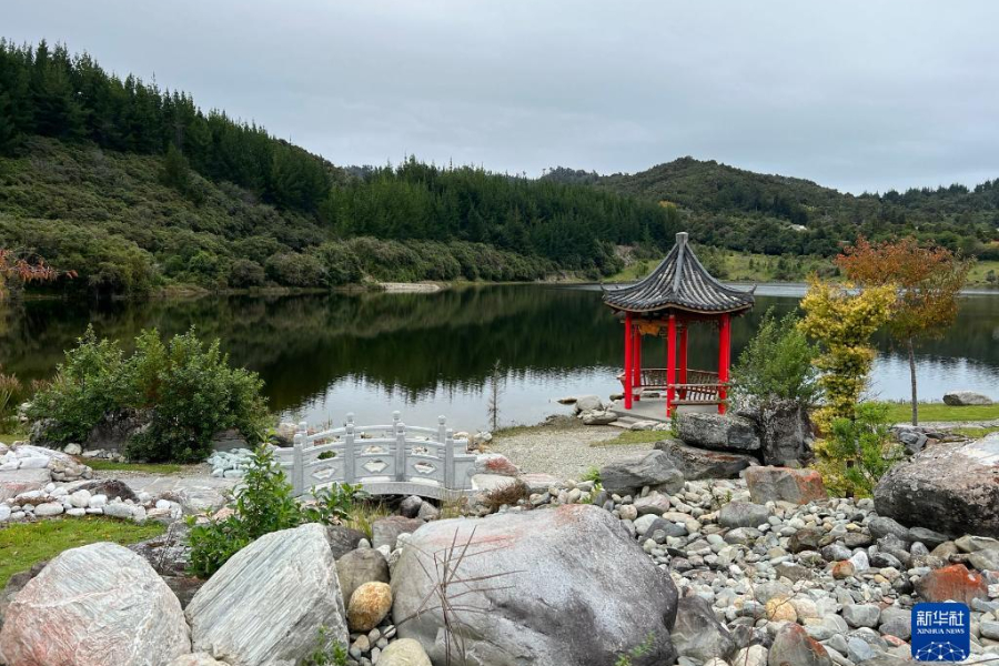 這是4月29日拍攝的新西蘭羅斯華人淘金紀(jì)念公園一角。新華社發(fā)（沃爾特 攝）