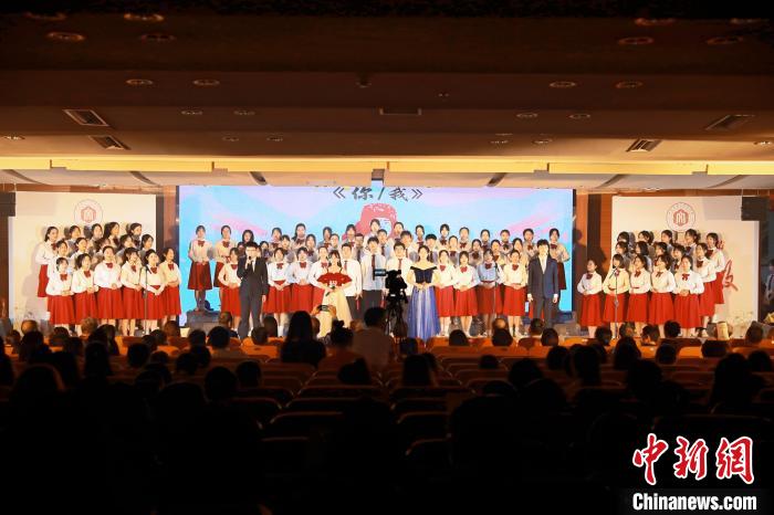 詩歌朗誦會(huì)現(xiàn)場(chǎng)?！￠}南師范大學(xué)供圖