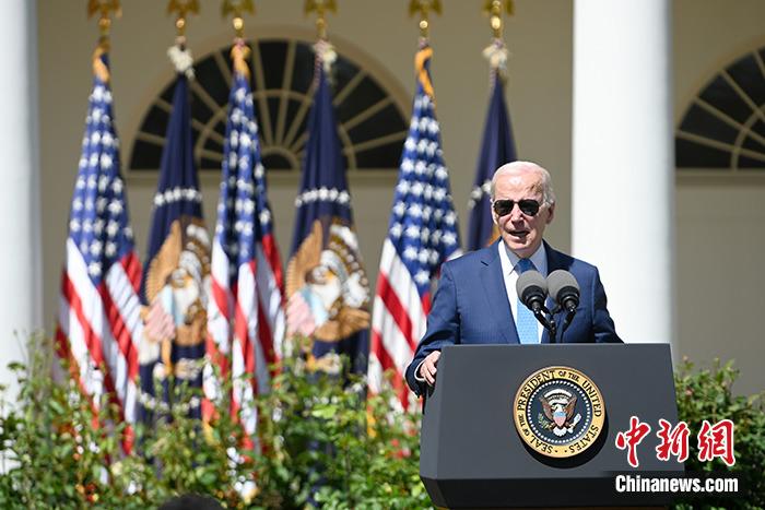 當(dāng)?shù)貢r(shí)間4月25日，美國(guó)總統(tǒng)、民主黨人拜登以一段競(jìng)選視頻宣傳片，正式宣布2024年競(jìng)選連任。資料圖為拜登在白宮。 <a target='_blank' href='/' _fcksavedurl='/'><p  align=