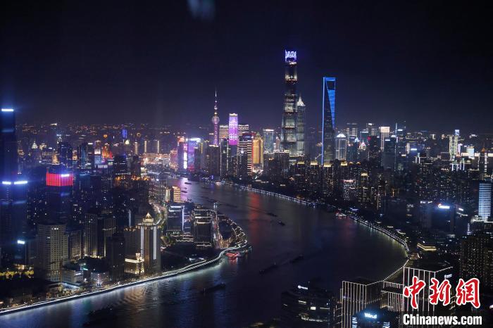 6月3日晚，鳥(niǎo)瞰上海黃浦江兩岸城市夜景?！∫罅⑶?攝
