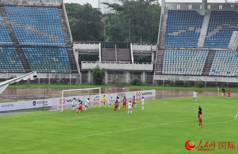 中國臺北隊(duì)門前風(fēng)聲鶴唳。人民網(wǎng)記者 李秉新攝