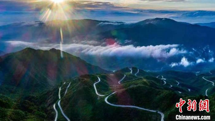 湖南城步苗族自治縣地處湘西南苗疆要區(qū)?！〕遣娇h委宣傳部 供圖