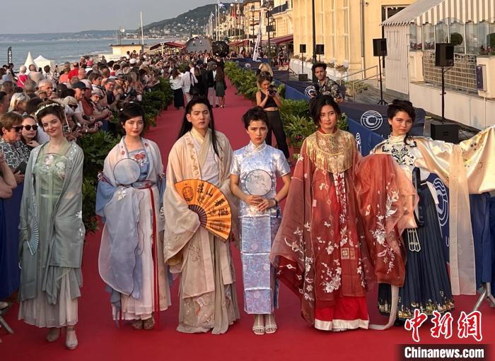 當地時間6月16日，2023年卡布爾電影節(jié)中國日活動舉行?！≈鬓k方供圖