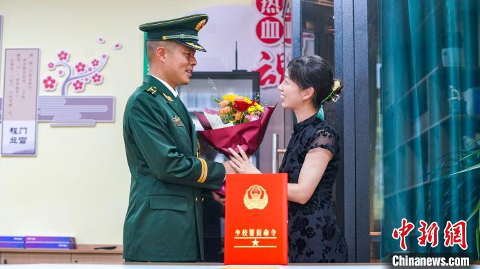 軍功章有你的一半?！堦愑?攝