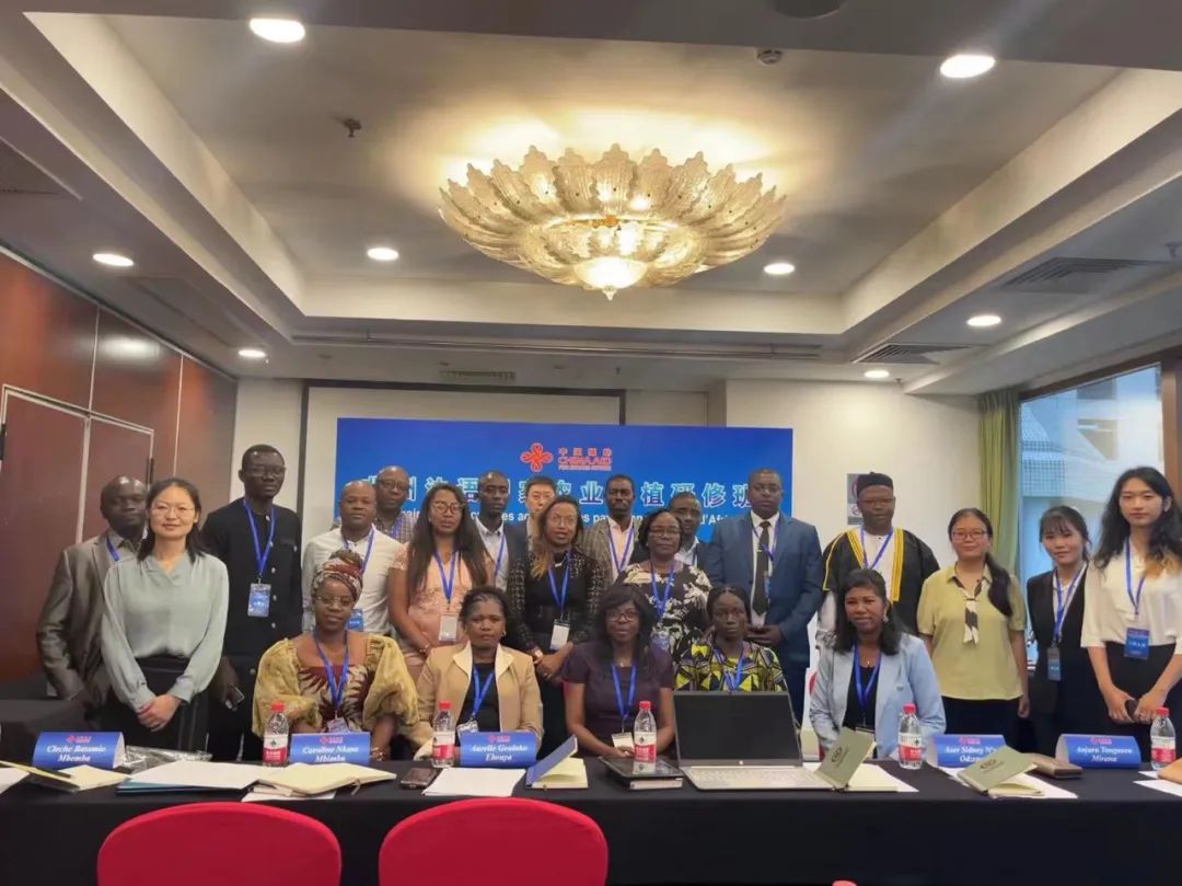 非洲法語國家農(nóng)業(yè)種植研修班學員合影 受訪單位供圖。