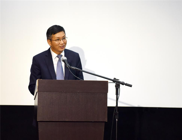 中國駐圣保羅總領事余鵬在開幕活動中致辭。 圣保羅州立大學孔子學院供圖