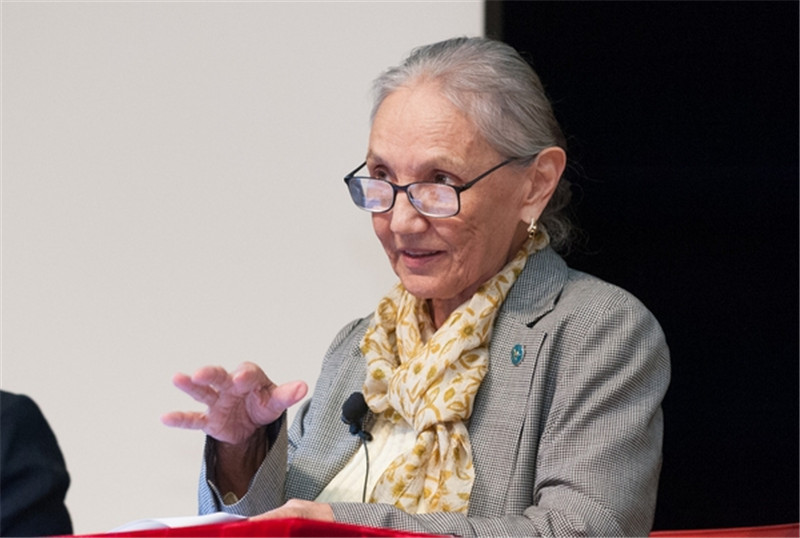 哈薩克斯坦?jié)h學(xué)家哈菲佐娃。資料圖