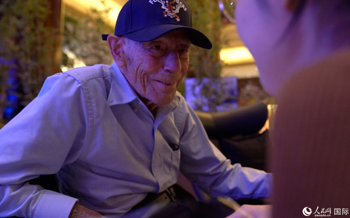 飛虎隊(duì)老兵哈里·莫耶接受人民網(wǎng)專(zhuān)訪。 人民網(wǎng) 張文捷攝