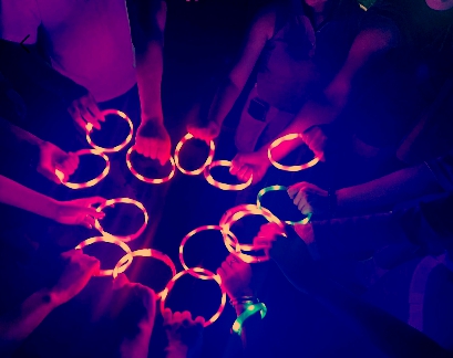 圖為玩家佩戴的手環(huán)。受訪者供圖