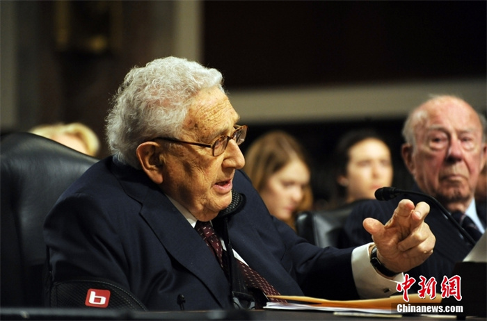 基辛格當(dāng)?shù)貢r(shí)間2015年1月29日在華盛頓出席國(guó)會(huì)聽(tīng)證會(huì)時(shí)闡述了他對(duì)中國(guó)崛起的看法。<a target='_blank' href='/' _fcksavedurl='/'><p  align=