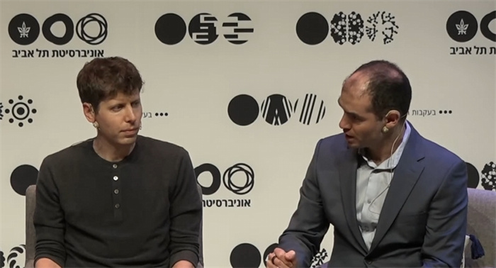 奧特曼和伊利亞在以色列特拉維夫大學(xué)的圓桌分享會(huì)。圖源：視頻截圖