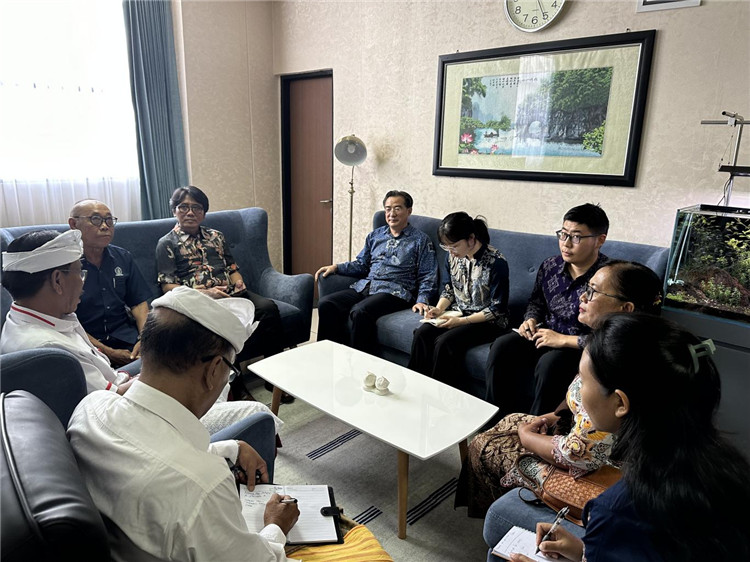 會談現(xiàn)場。巴陵康孔子學(xué)院供圖