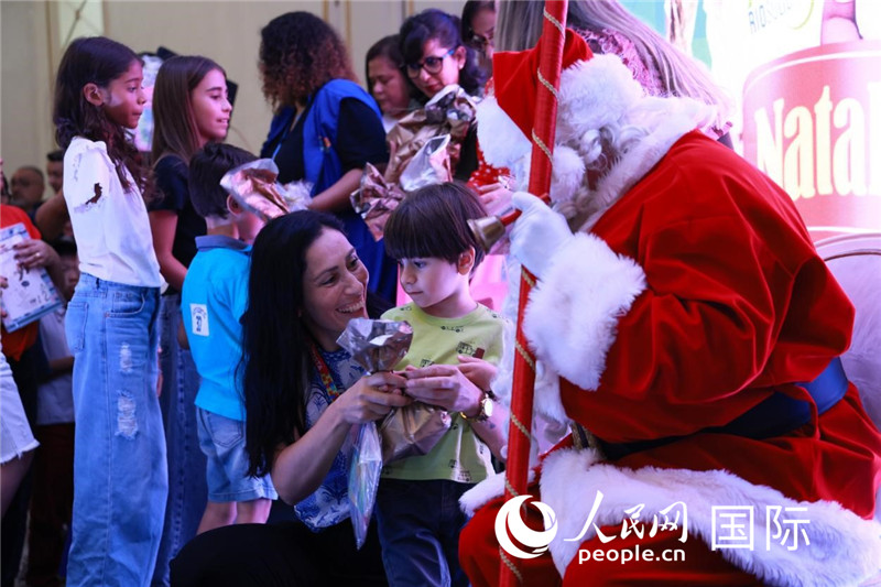 捐贈活動現(xiàn)場。人民網(wǎng)記者宋亦然攝