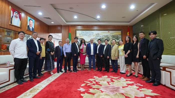 與會代表合影。阿聯(lián)酋中國和平統(tǒng)一促進會供圖