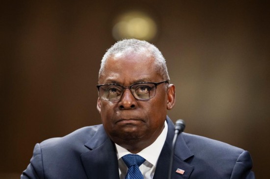 這是2023年10月31日，在美國首都華盛頓國防部長奧斯汀出席國會(huì)聽證會(huì)。新華社記者劉杰攝