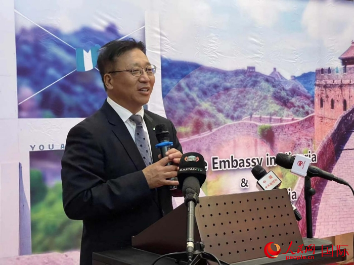 中國駐尼日利亞大使崔建春發(fā)表主旨演講。人民網記者 姜宣攝