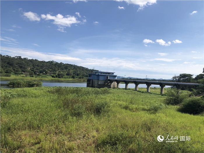 位于卡夫河渡口的供水項目。人民網(wǎng)記者 黃培昭攝