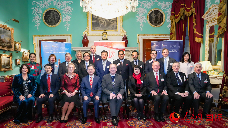 圖為2024 年倫敦金融城中國新年慈善酒會現(xiàn)場。人民網(wǎng) 郭錦標攝