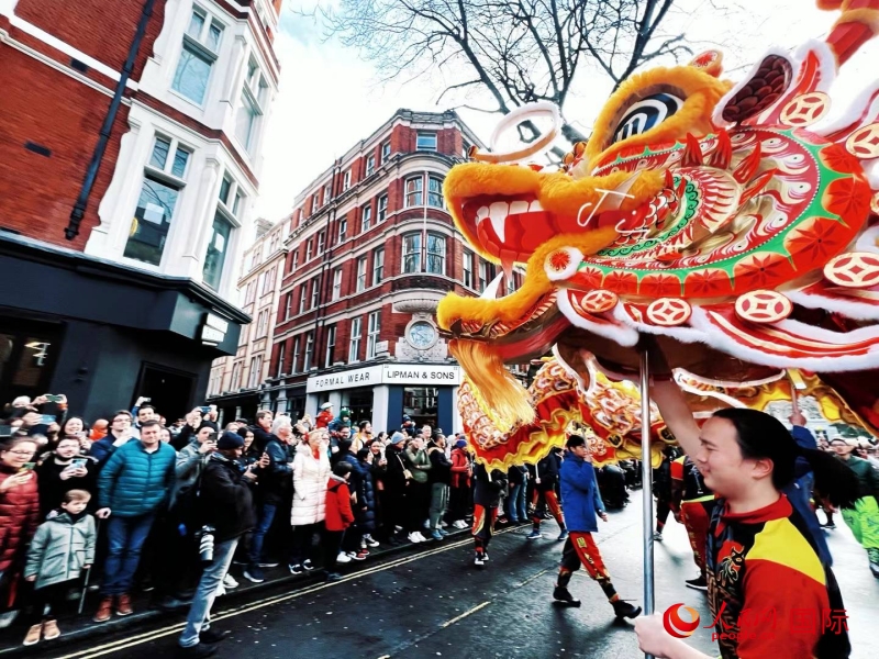 倫敦新春慶典現(xiàn)場。人民網(wǎng) 郭錦標(biāo)、楊浩鵬攝