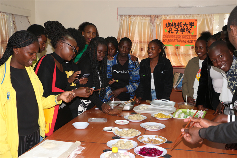 活動現(xiàn)場?？夏醽啺８耦D大學孔子學院供圖