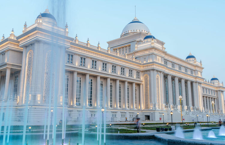 第1視點(diǎn)丨這兩座大樓，見證著中塔友誼