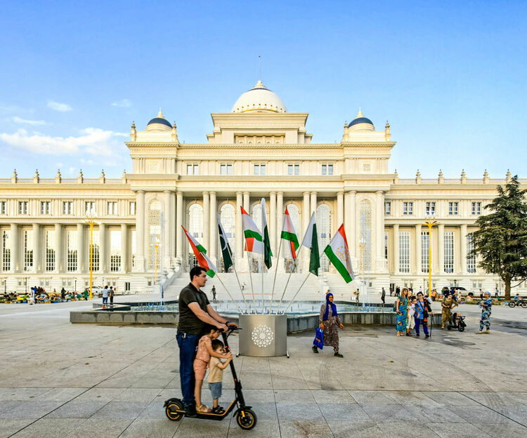 第1視點(diǎn)丨這兩座大樓，見證著中塔友誼