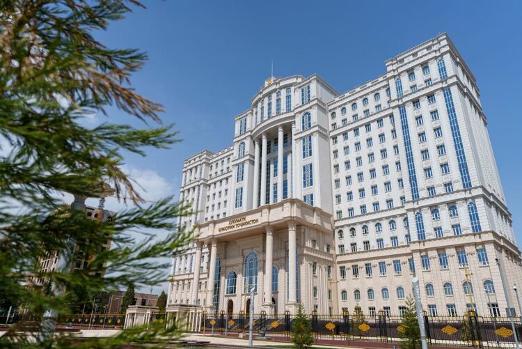 第1視點(diǎn)丨這兩座大樓，見證著中塔友誼