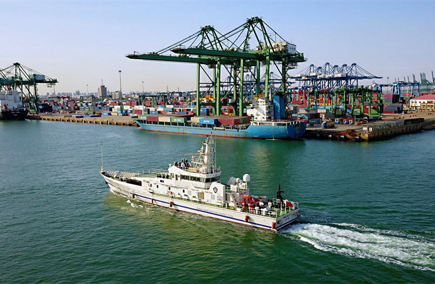 11家涉海部門(mén)聯(lián)合開(kāi)展海上巡航。天津邊檢總站供圖