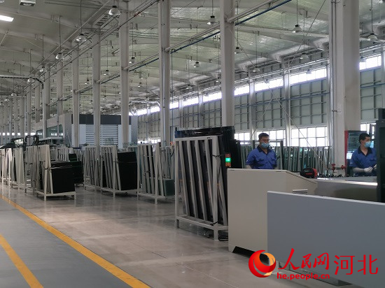 高碑店綠建產(chǎn)業(yè)蓬勃發(fā)展。人民網(wǎng)張繼航攝