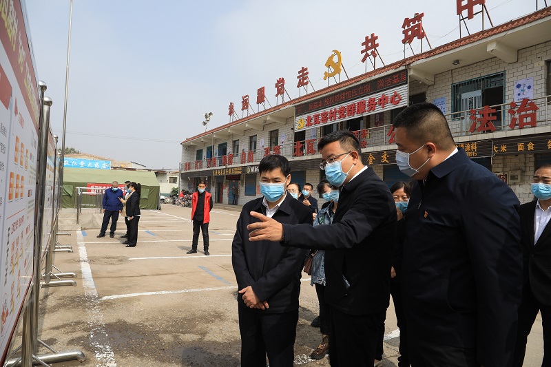 張農(nóng)壽在晉源街道北瓦窯村調(diào)研抓黨建促基層治理能力提升專項行動落實工作。