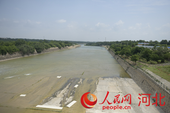 黃壁莊水庫(kù)正在按計(jì)劃預(yù)泄庫(kù)容。人民網(wǎng)祝龍超攝