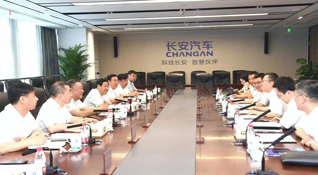 張濤帶隊(duì)赴重慶對(duì)接洽談項(xiàng)目。 白永民攝