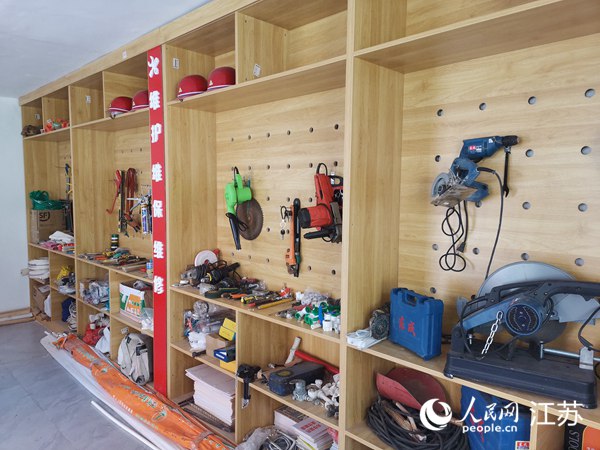 “荷樂益家”器材保管室。人民網(wǎng) 張瀚天攝