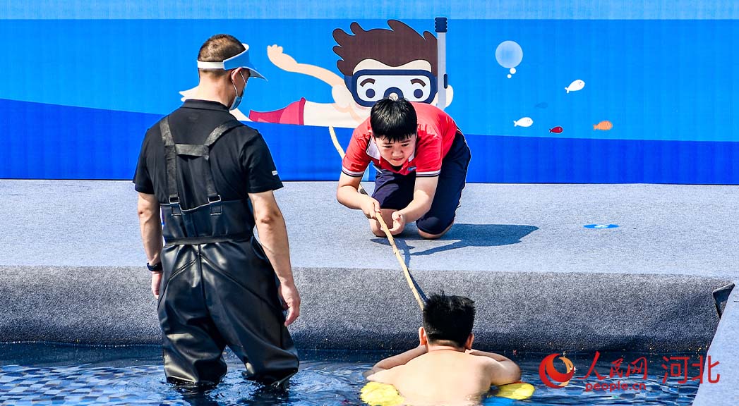 活動現(xiàn)場模擬演練。 人民網 周博攝