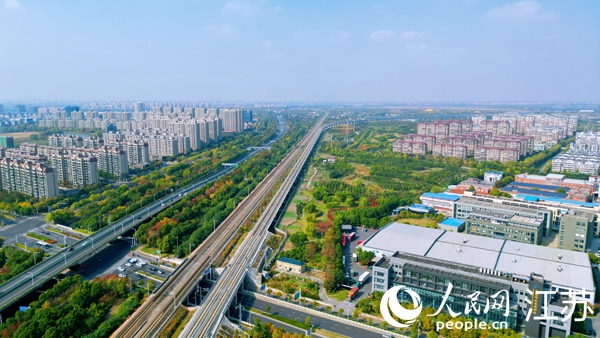 航拍幸福街道。人民網記者 王繼亮攝