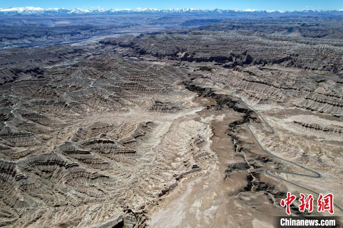 4月5日，西藏阿里札達(dá)土林。(無人機(jī)照片) 李林 攝