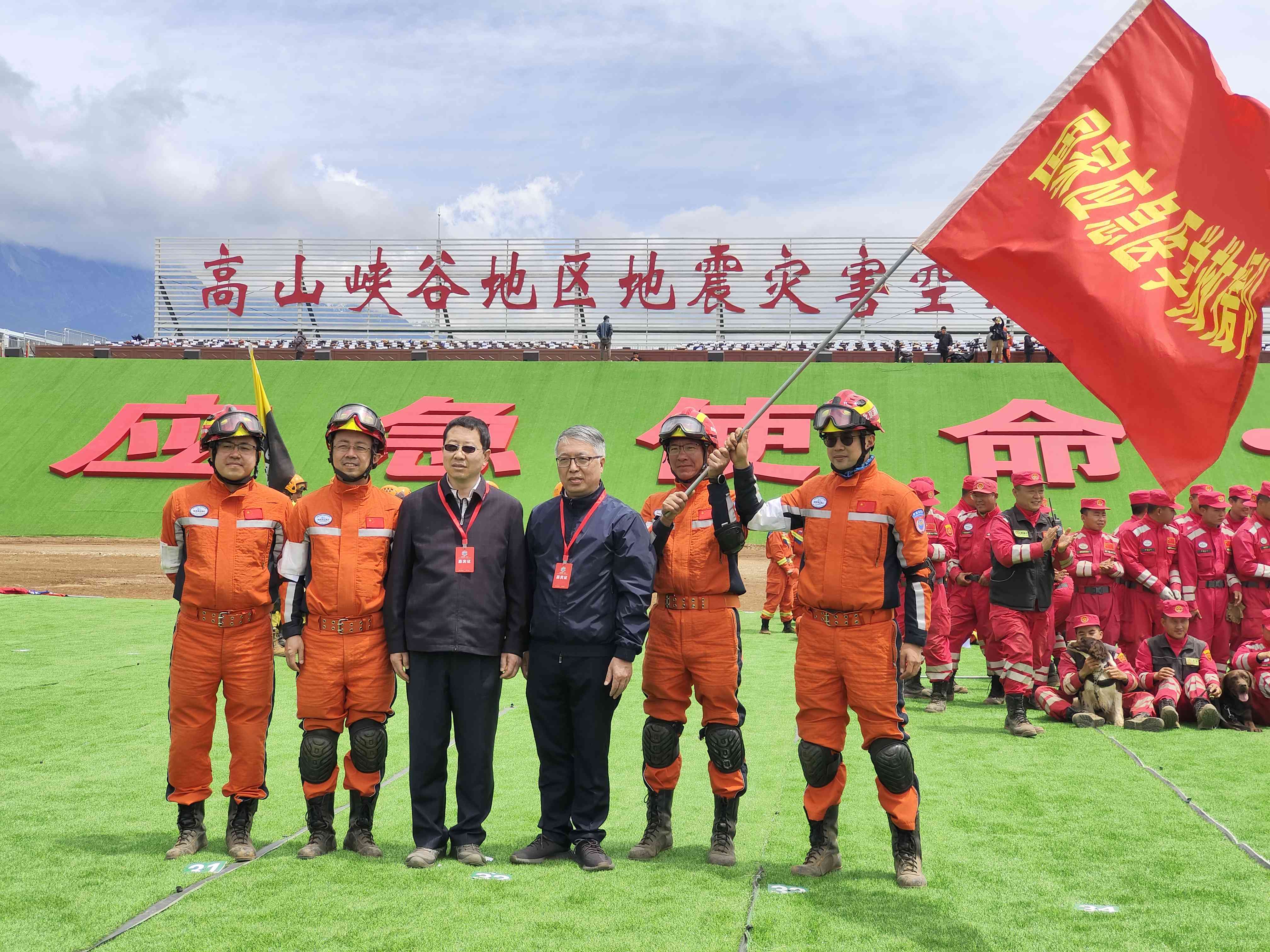 呂國忠以總領(lǐng)隊身份，帶領(lǐng)國家應(yīng)急醫(yī)學(xué)救援隊演練。受訪者供圖