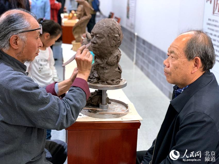 “魅力非遺，情系京西”北京地區(qū)非遺表演創(chuàng)作展開幕。人民網(wǎng) 孟竹 攝