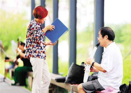 美舍河鳳翔濕地公園成為市民休閑的好去處。 南國都市報記者 汪承賢 攝