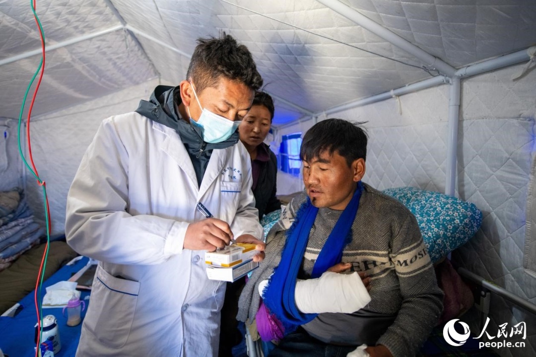 震中日記｜“謝謝，曼巴啦！”