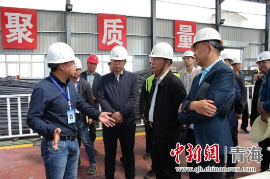 圖為生態(tài)環(huán)保專項督查現(xiàn)場。 孫舒亞攝