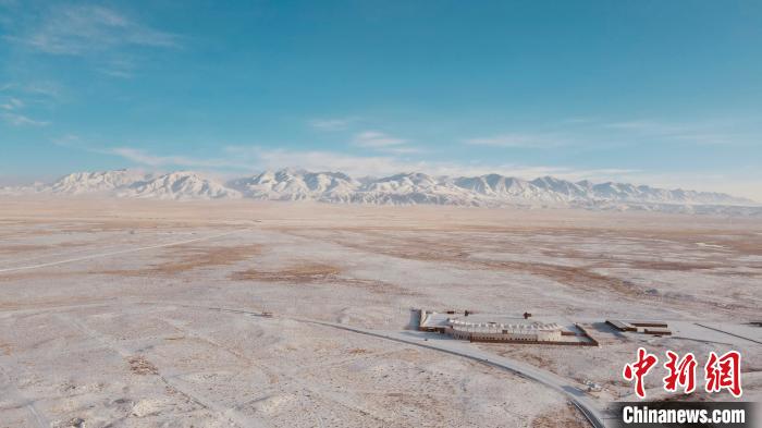 圖為冬季茶卡天空壹號景區(qū)。　李江寧 攝