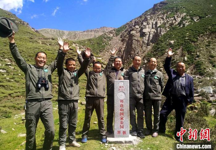 圖為管護員們難得的一次合影。受訪者供圖