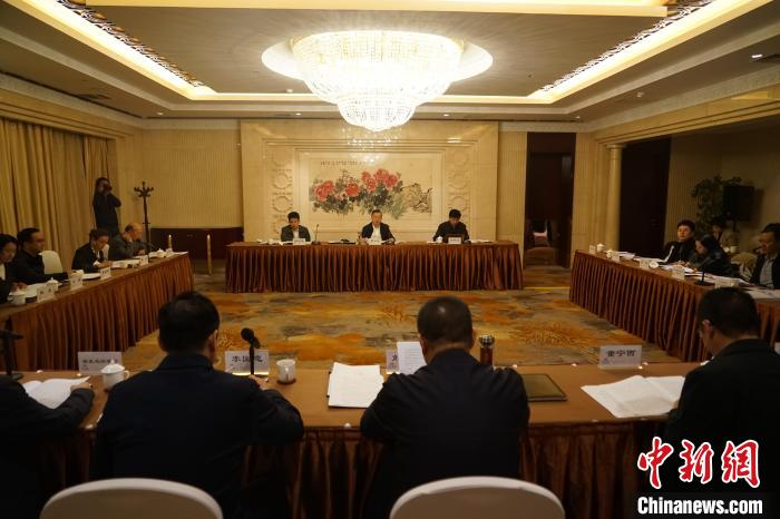 圖為座談會(huì)現(xiàn)場。　潘雨潔 攝