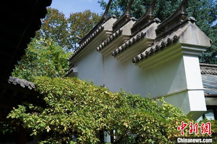 圖為西寧園林植物園內的蘇式風格建筑?！●R銘言 攝