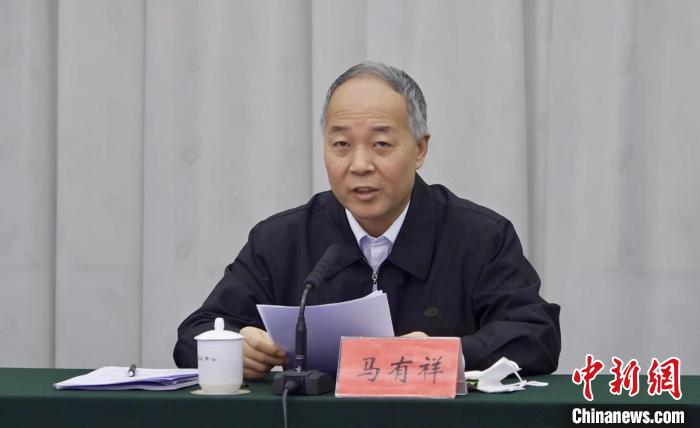 圖為農(nóng)業(yè)農(nóng)村部副部長馬有祥在部省共同打造青海綠色有機農(nóng)畜產(chǎn)品輸出地推進會議上講話?！±罱瓕?攝