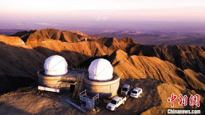 圖為青海冷湖賽什騰山天文臺址日落?！『槲腻?攝